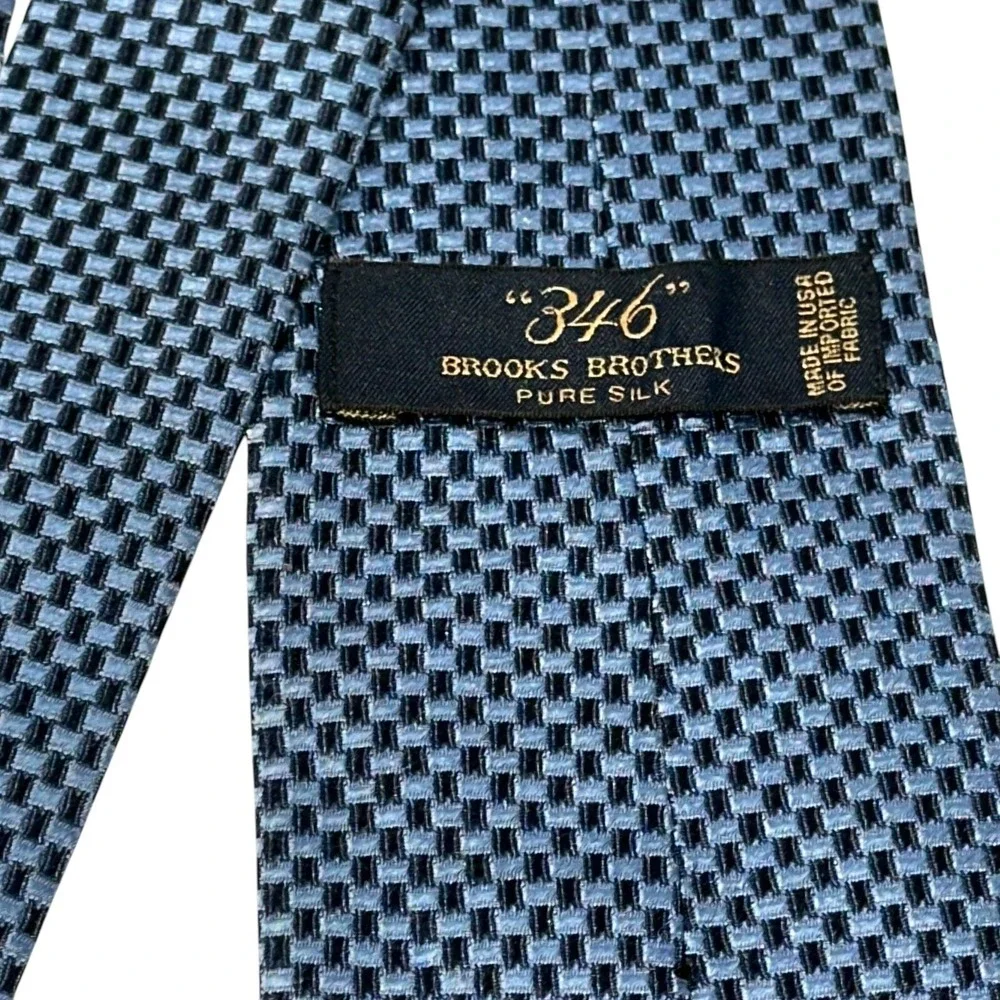 Brooks Brothers 346 Made In USA Woven‎ Pure Silk Dark/Light Blue Squares Tie